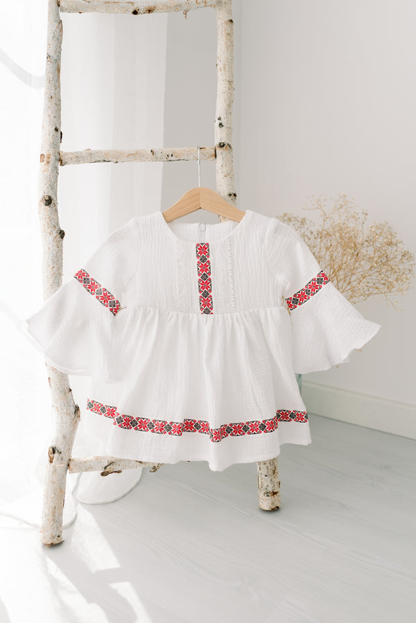 Rochie din muselina, cu model traditional