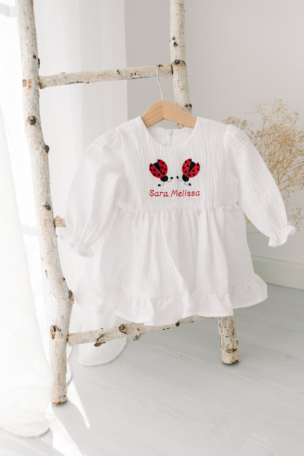 Rochie din muselina, personalizata cu nume, cu buburuze