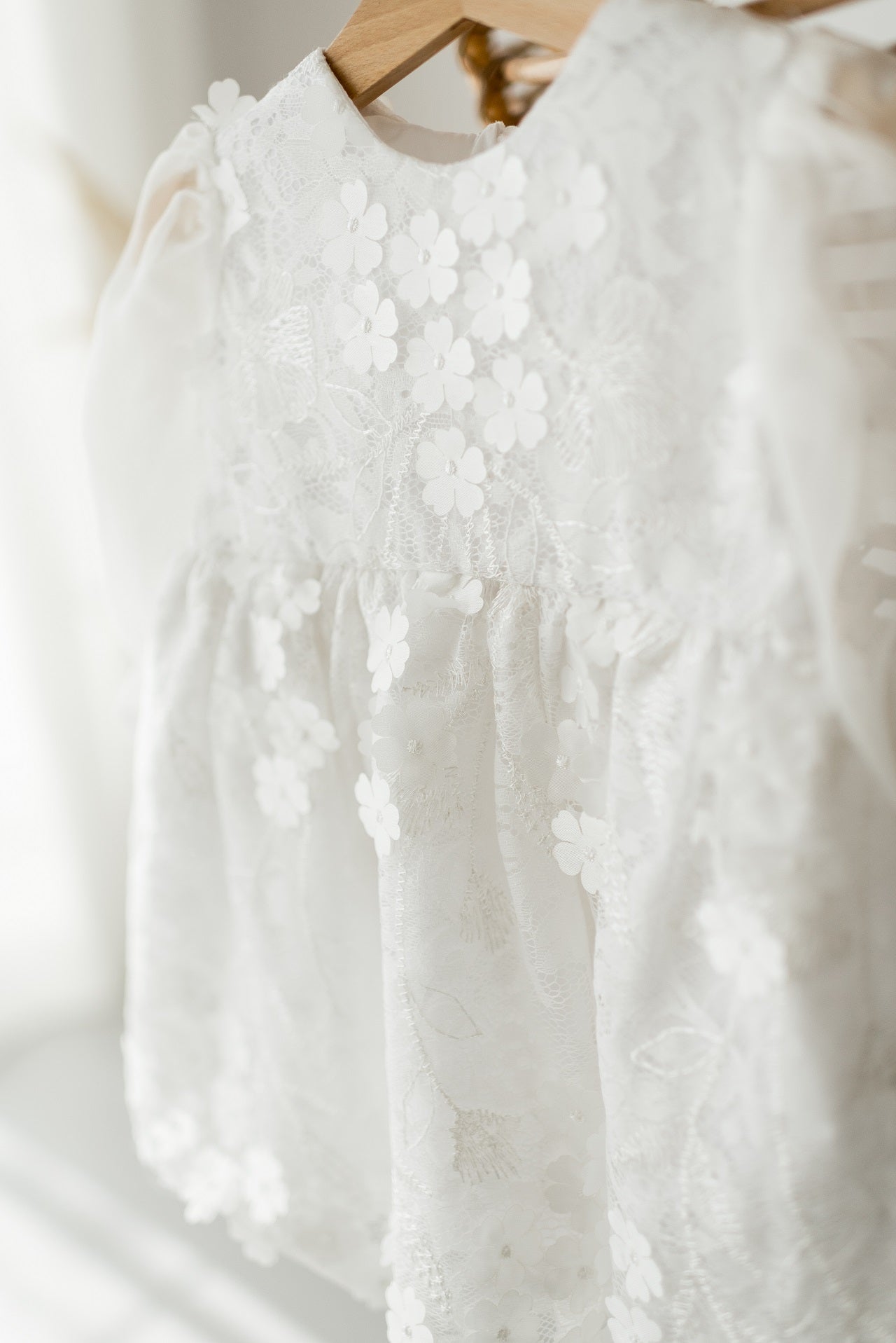 Rochie cu dantela, Irene