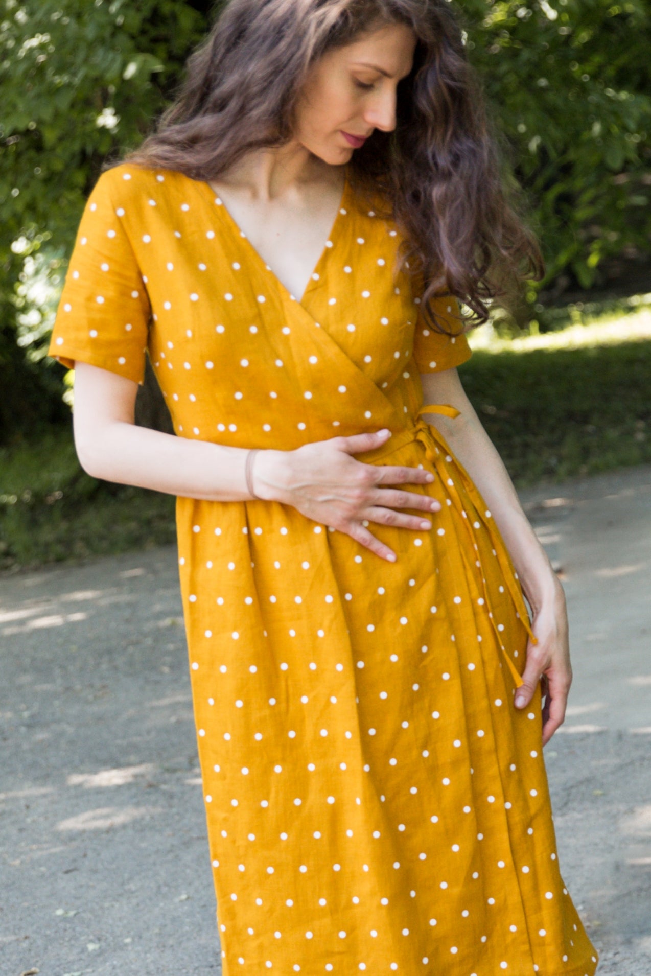 Rochie petrecuta din in prespalat cu buline